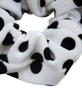 LYMAJA Scrunchie Ivory DOT – weißer Samt-Haargummi aus Polyester